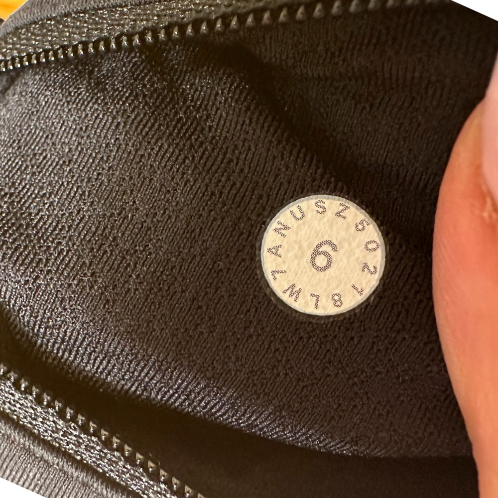 Lululemon Real Quick Short *Perforated 3.5" - Picture 6 of 6